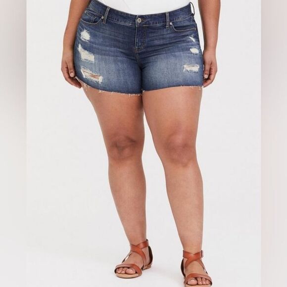 torrid Pants - TORRID Skinny Short Short - Distressed Dark Wash